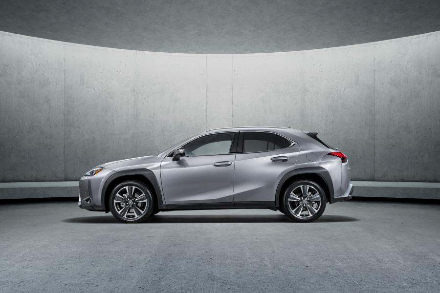  Lexus UX200 2018 года  (WW) (фото 6 из 11)